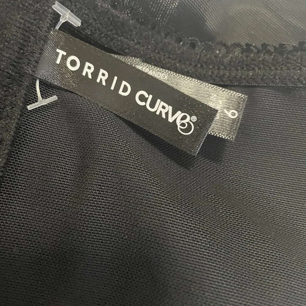 TORRID CURVE Sz 6/6X Black‎ & Pink Heart Embroidered Underwire Longline Bralette - Picture 8 of 10